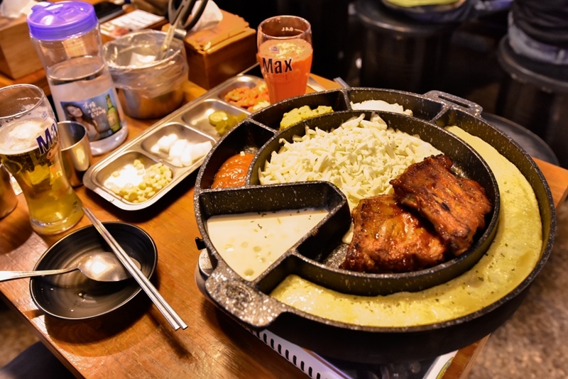 詹姆仕起司豬肋排 詹姆仕起司豬肋排