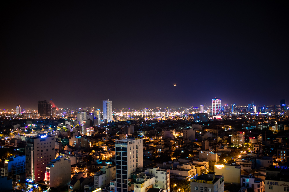 峴港夜景