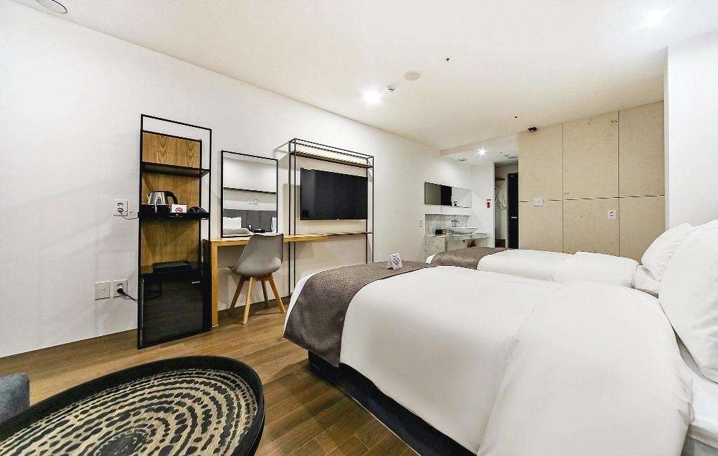 Noblestay Hotel