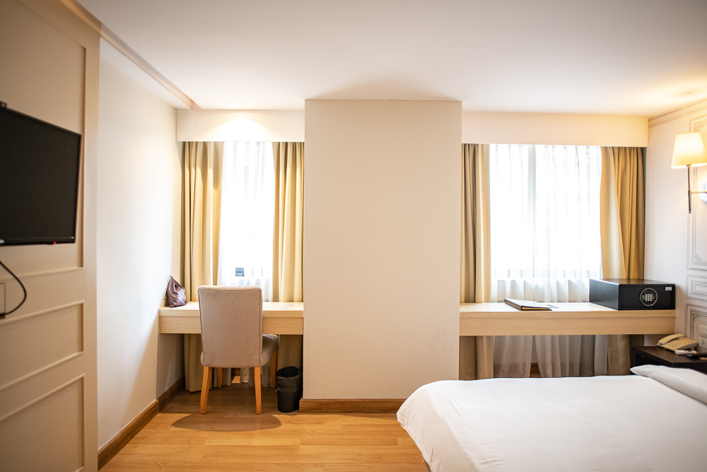 Thee Hotel