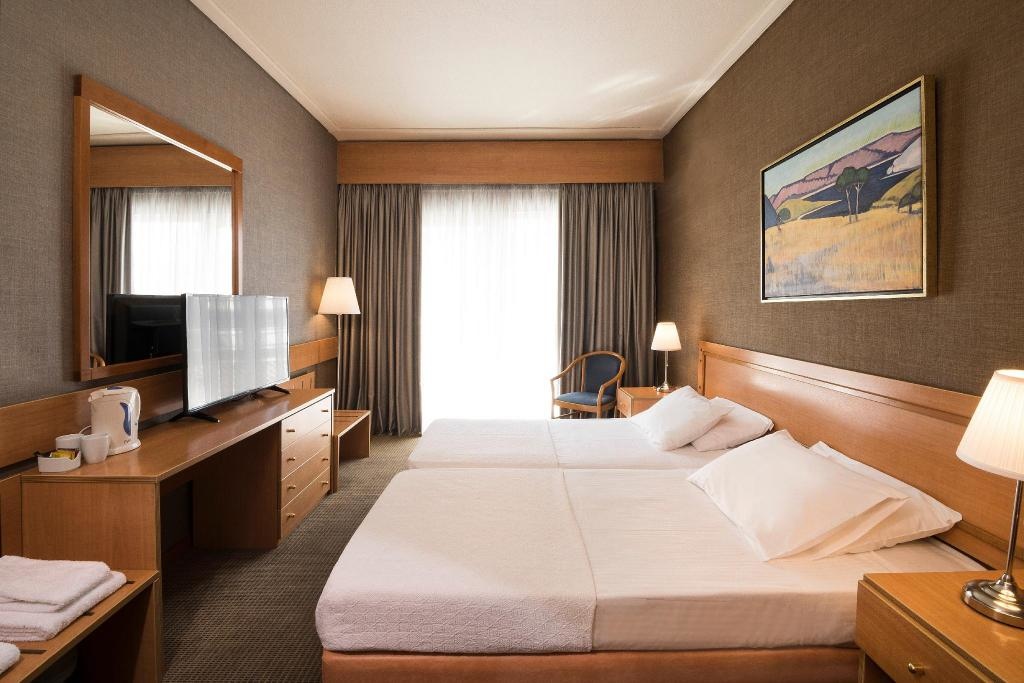 Astor Hotel 1.jpg