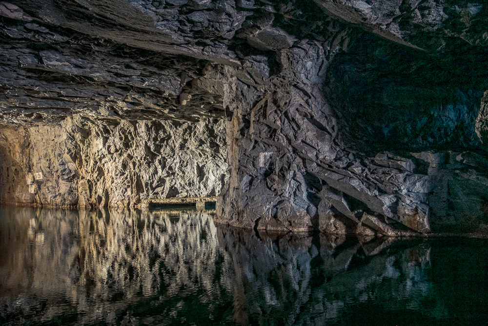 翟山坑道