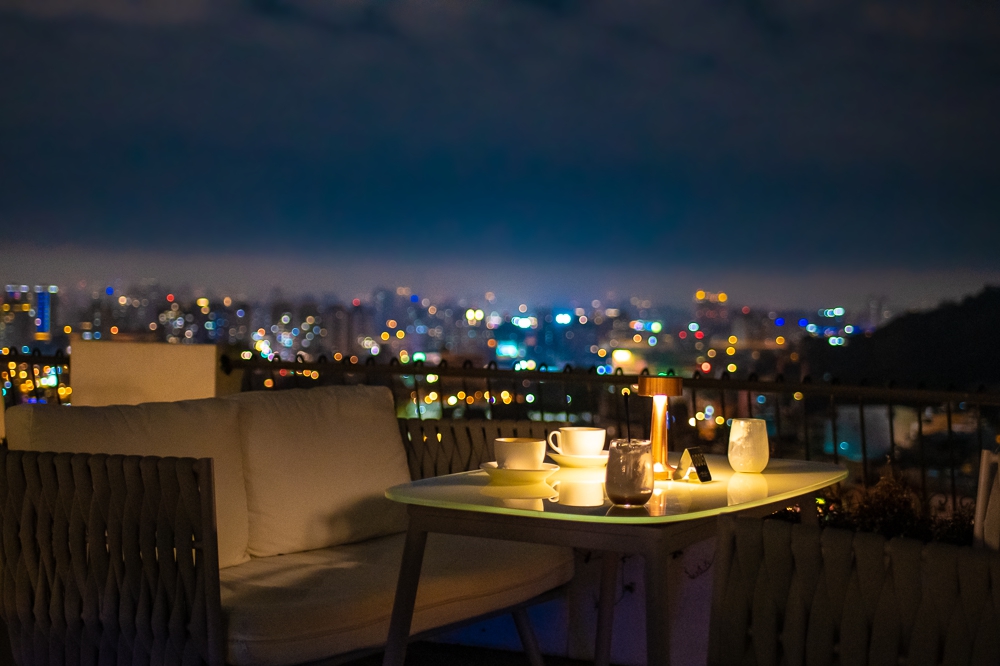 【台中】北屯。眺高 STAY WITH MOUNTAIN︱大坑景觀餐廳，夜景絕佳約會聖地