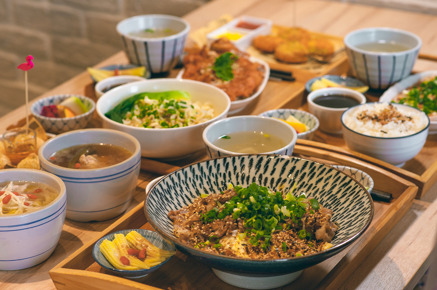 【金門】金湖美食。金拌麵 – 文青風麵店不只麵條Q彈，椒麻雞、口水雞香麻帶勁也很厲害!