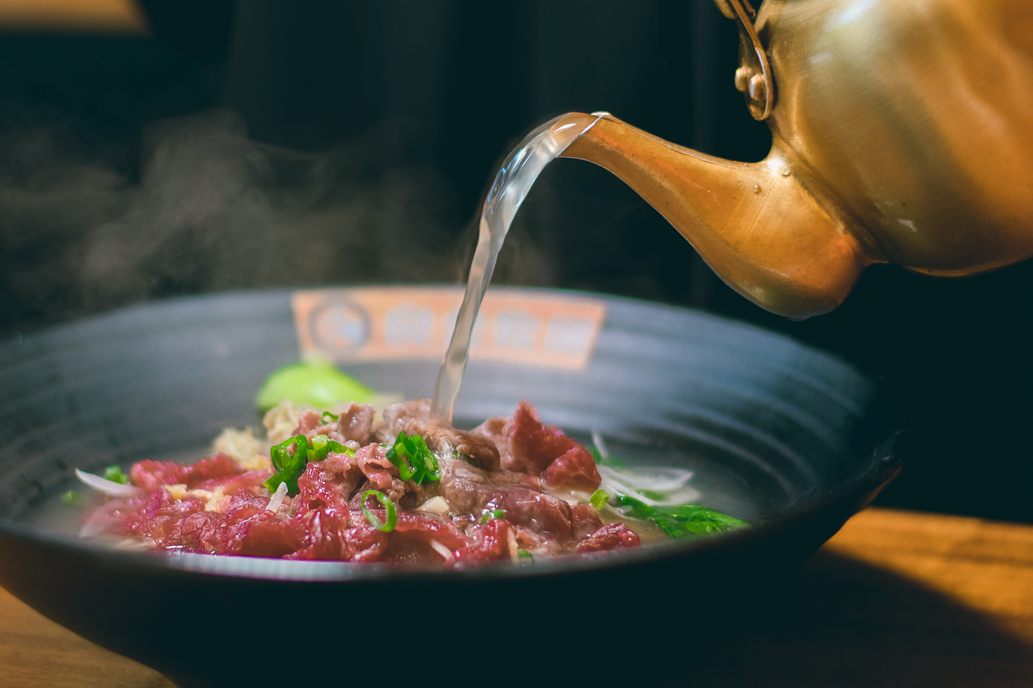 【金門】金湖美食。良金牧場 – 金門牛肉麵首選！現沖溫體酒糟牛，新鮮軟嫩好誘人