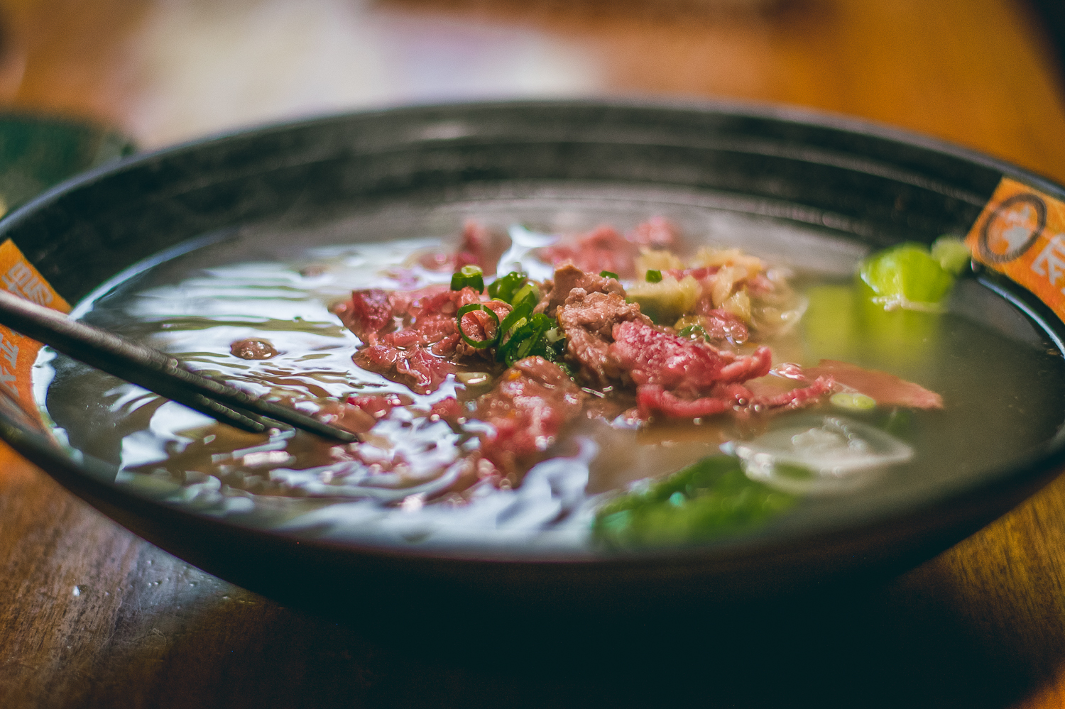 現沖溫體牛肉麵 良金牧場