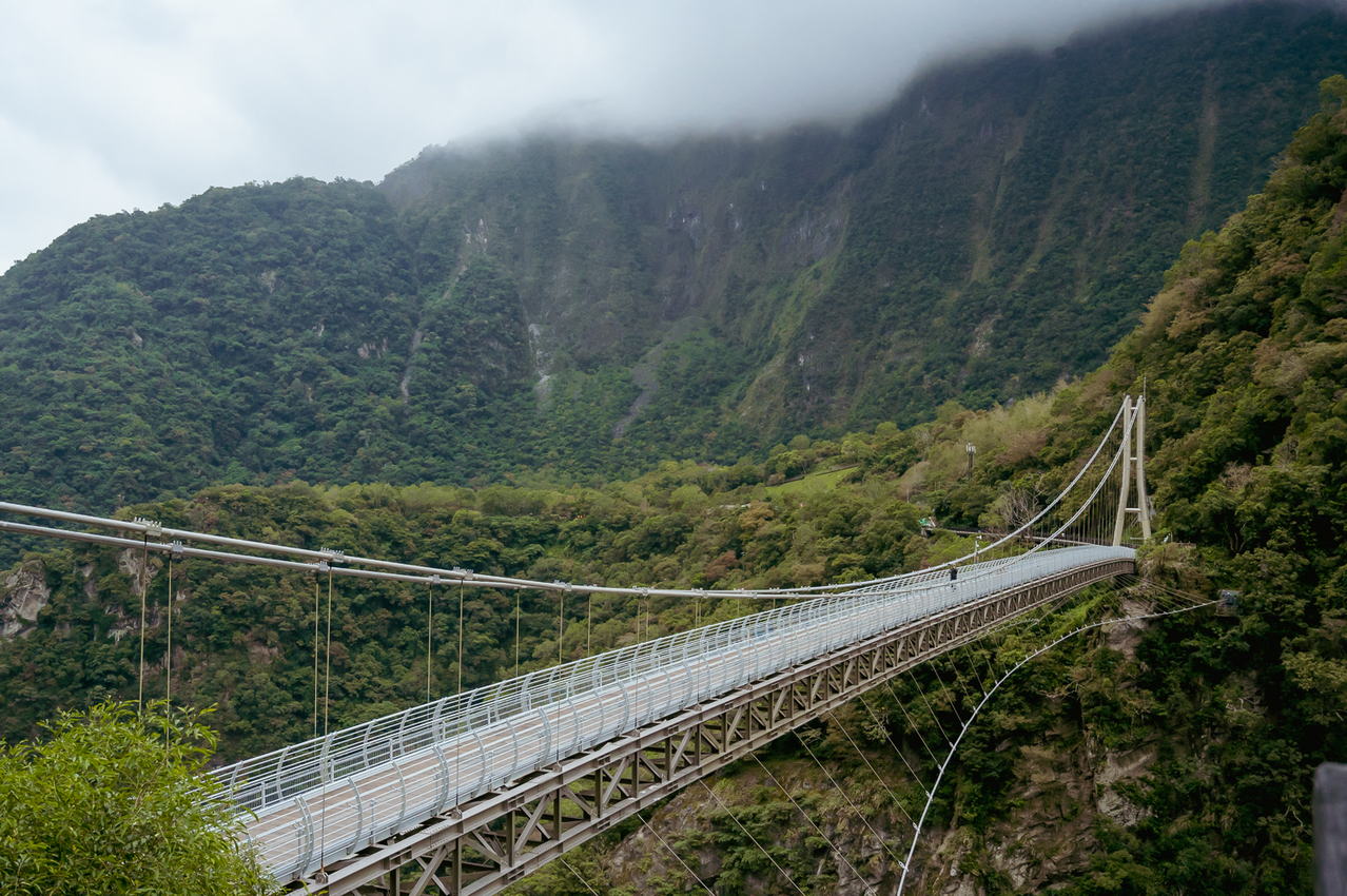 山月吊橋
