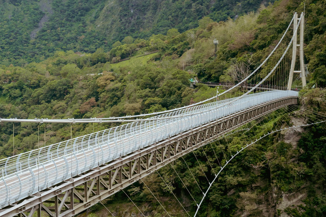 山月吊橋