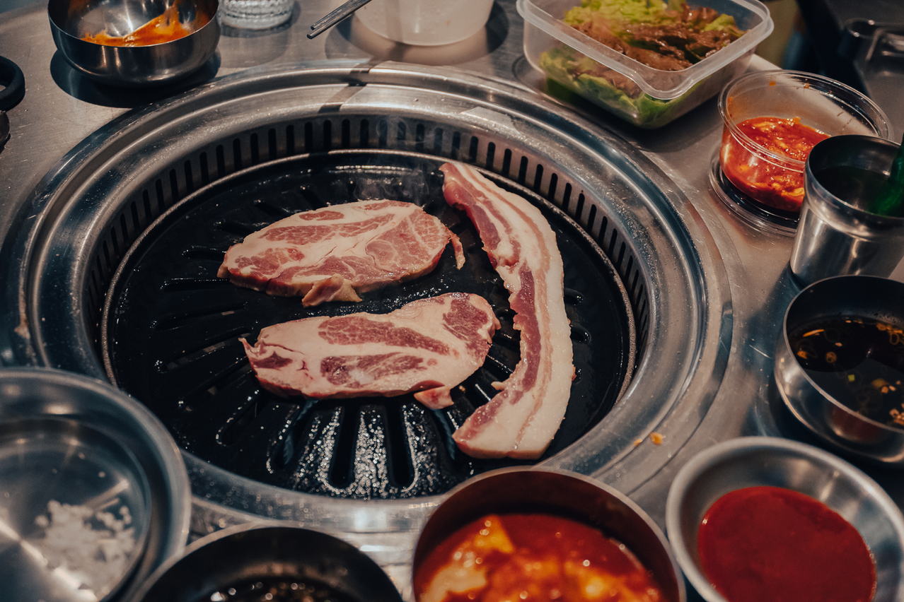 新村站著吃烤肉
