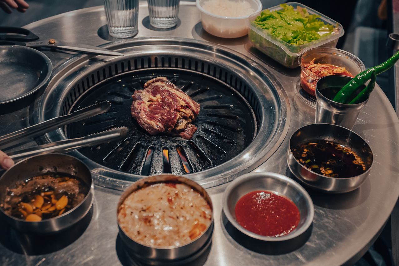 新村站著吃烤肉