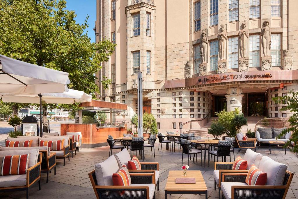 NH Collection Helsinki Grand Hansa｜歷史建築與露天用餐座位