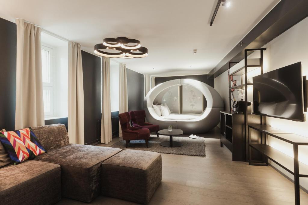 Hotel Klaus K｜赫爾辛基設計飯店天空套房的蛋型床