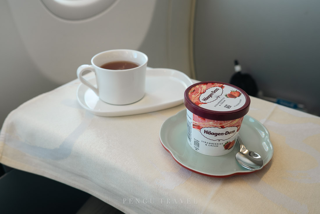 華航商務艙甜點:哈根達斯冰淇淋