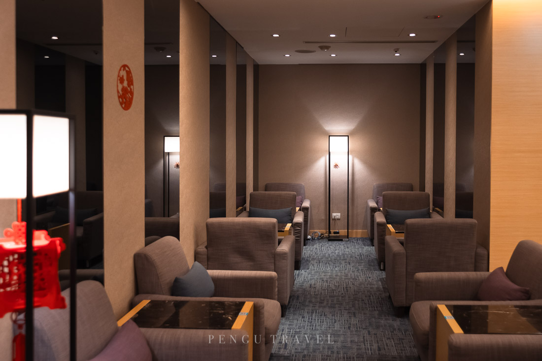 高雄華航貴賓室評價總結：Pengu Travel 實測小港機場值得提早到訪的現做美食與人少靜謐空間