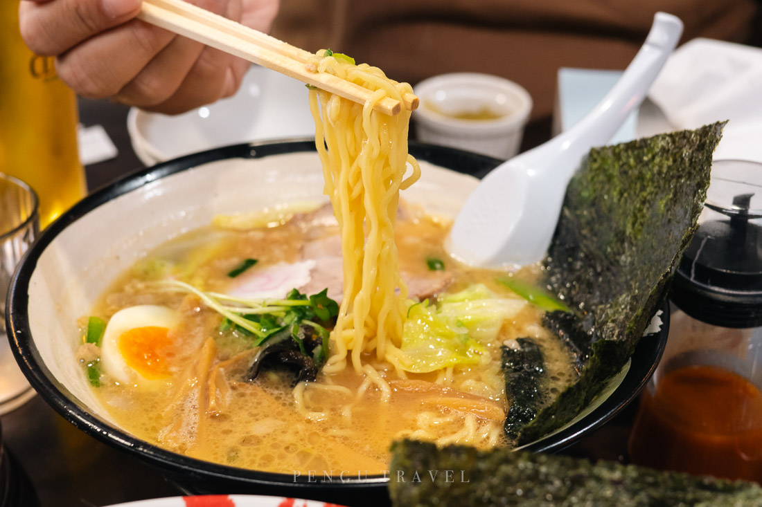 味彩自家製直細麵：主打柔韌順滑，以卵粉取代重鹼水的配比
