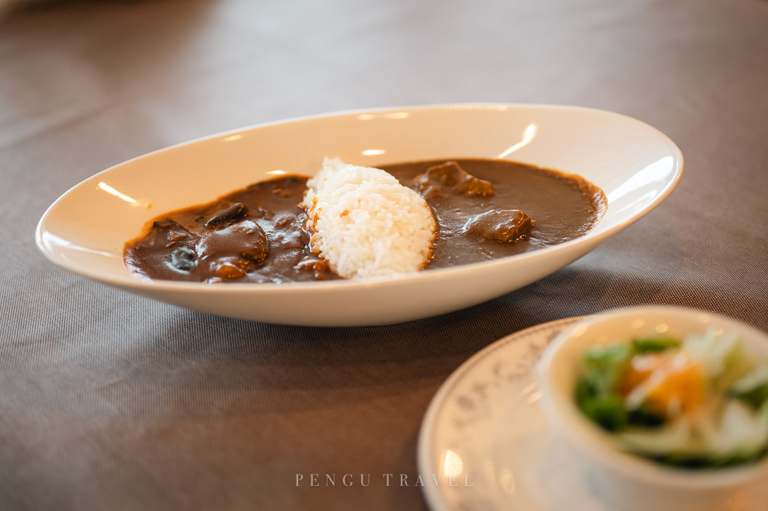 五島軒雙拼あいがけハヤシ:英式咖哩與紅酒牛肉燴飯ハヤシ