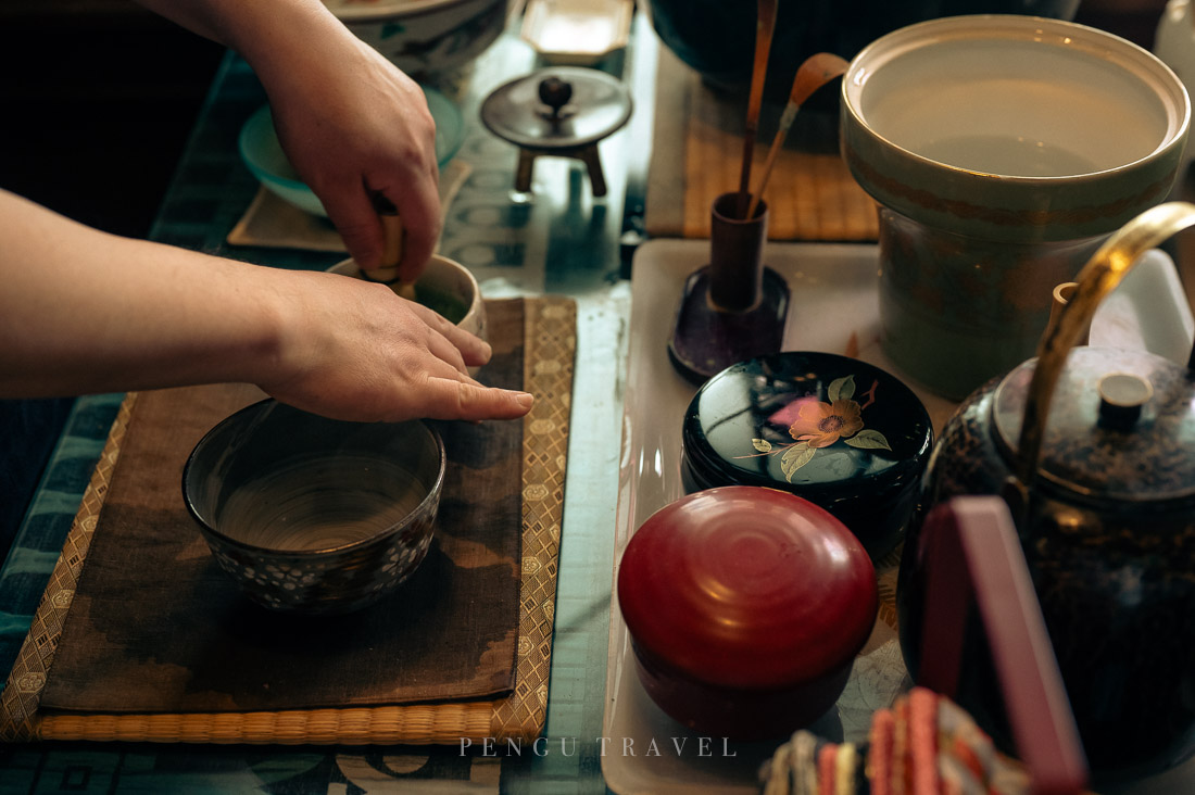茶房舊茶屋亭：函館復古茶房現場手刷抹茶