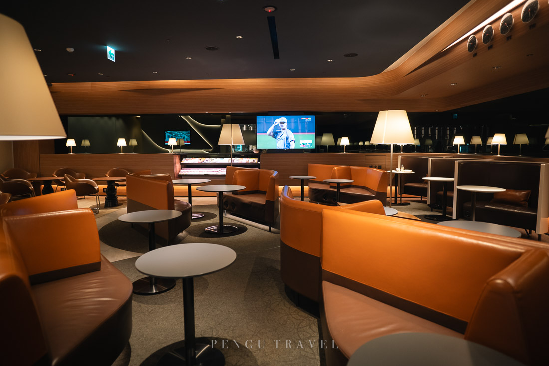 桃園機場第一航廈Galactic Lounge大地色系空間設計